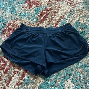 Lululemon Hotty Hot 2.5” Shorts
